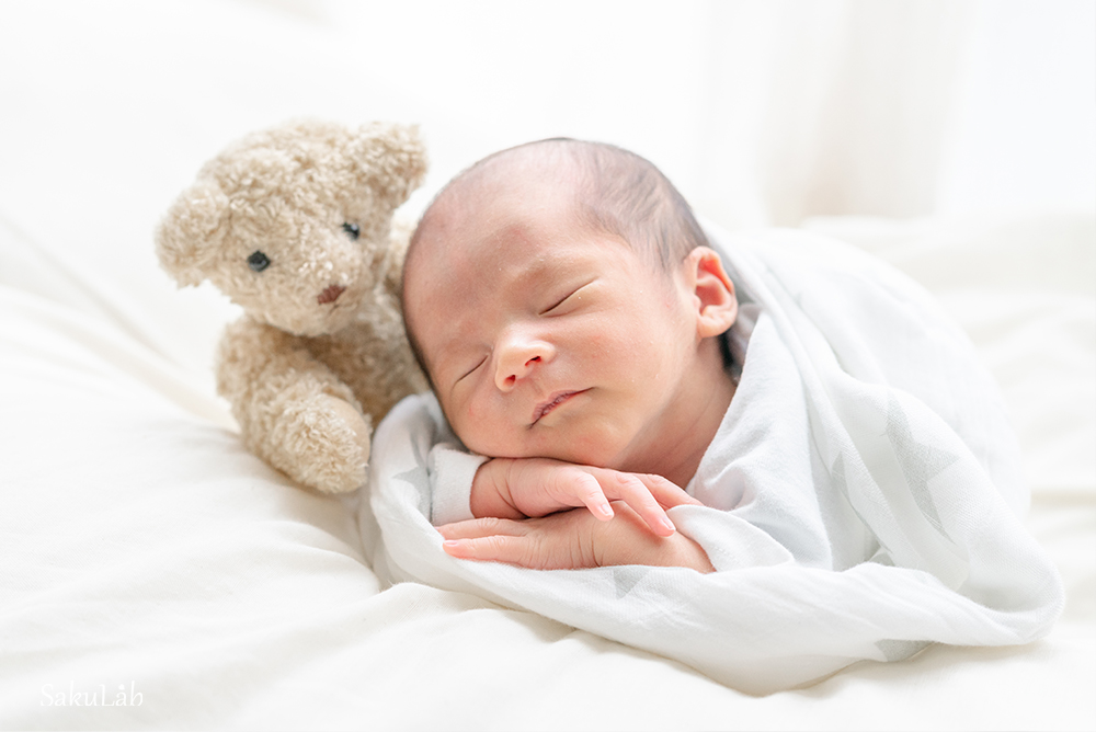 滋賀京都でニューボーンフォトならSakuLabへお任せください。