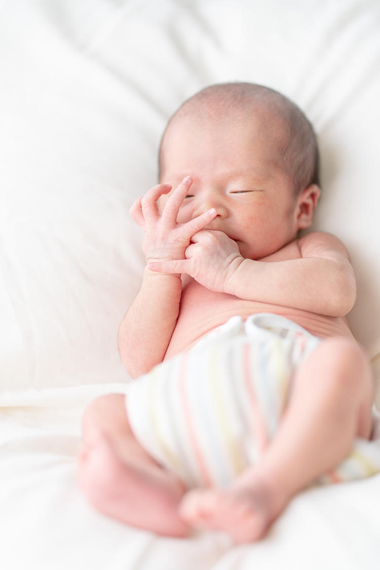 滋賀京都でニューボーンフォトならSakuLabへお任せください。